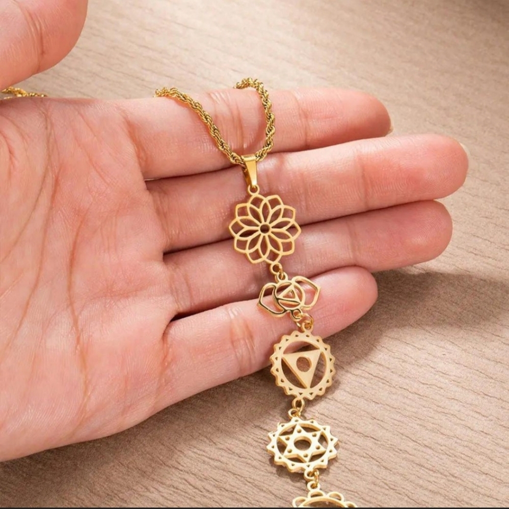 Necklace - Picture 2 of 4